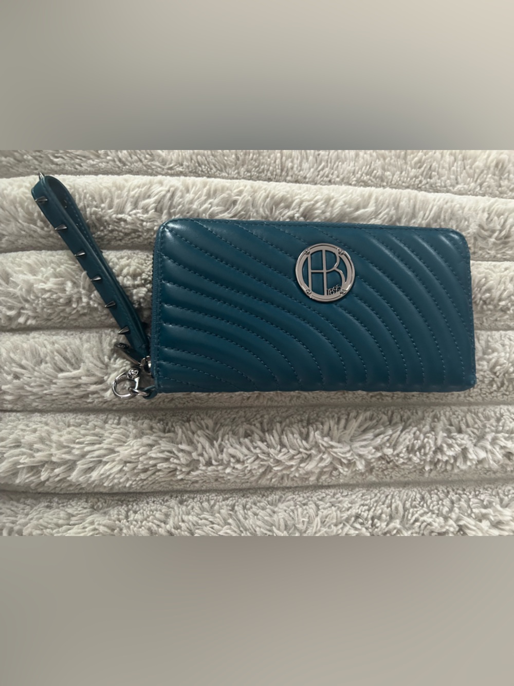 Henri Bendel Quilted Leather Teal Wallet Zip Around